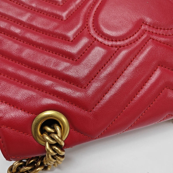 Authenticated pre-owned GG Marmont Medium Quilted Calfskin Red - Shoulder Bag at Looply
