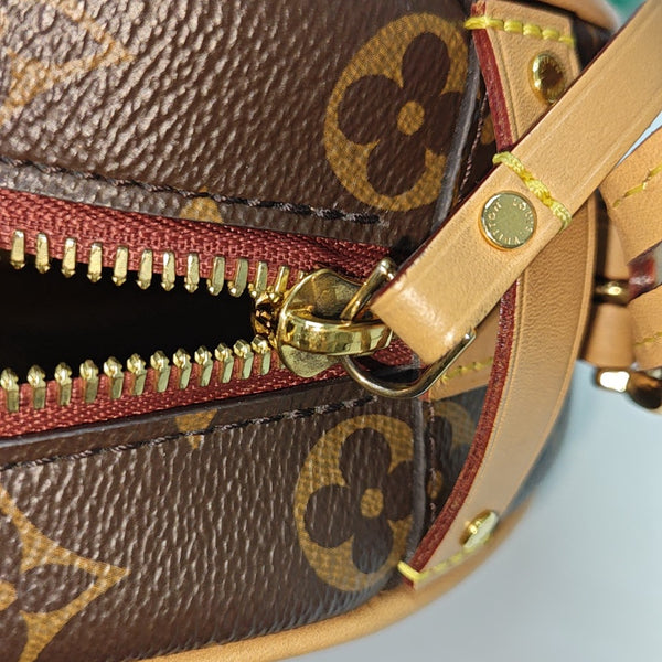 BOITE CHAPEAU PM Monogram Coated Canvas Brown