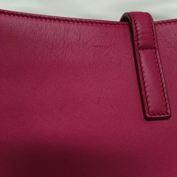 Authenticated pre-owned LE 5 À 7 Calfskin Pink - Top Handle Bag at Looply