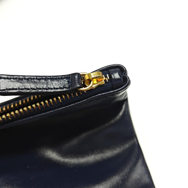CHANEL 22 Medium Quilted Calfskin Blue