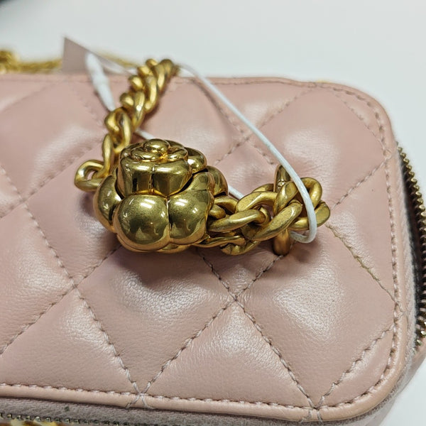 VANITY CASE Small Quilted Lambskin Pink