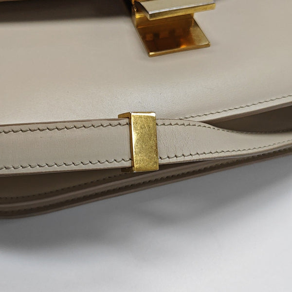 CLASSIC BOX Piel de becerro mediana Beige
