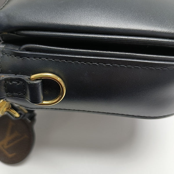 SWING Monogram Calfskin Black