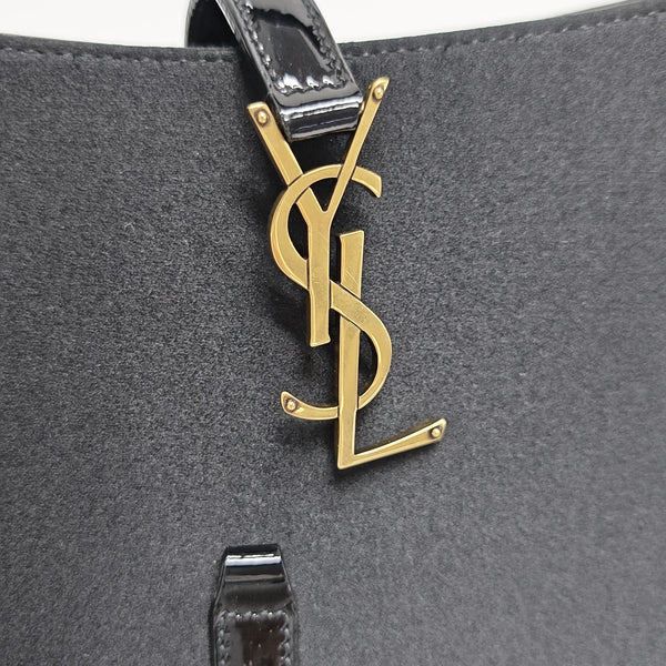 LE 5 À 7 Small Fabric Black