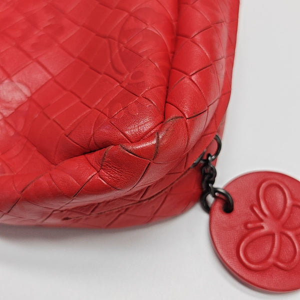 Authenticated pre-owned Messenger Calfskin Red - Shoulder Bag at Looply