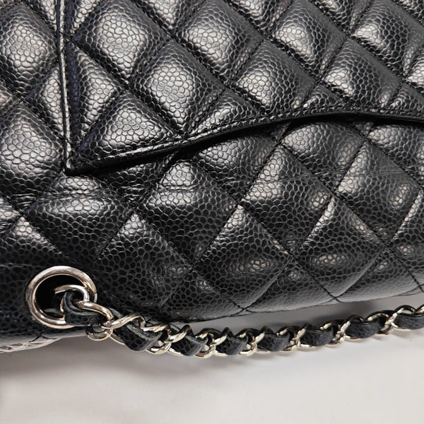 Authenticated pre-owned CLASSIC FLAP Medium Quilted Grained Calfskin Black - Crossbody Bag at Looply
