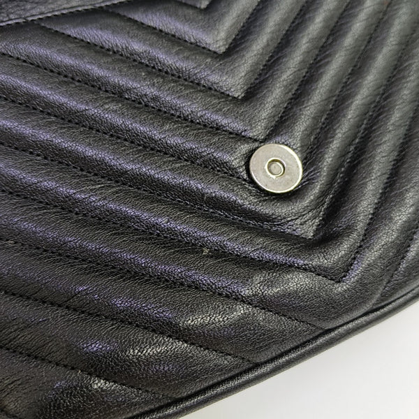 COLLEGE Medium Chevron Lambskin Black