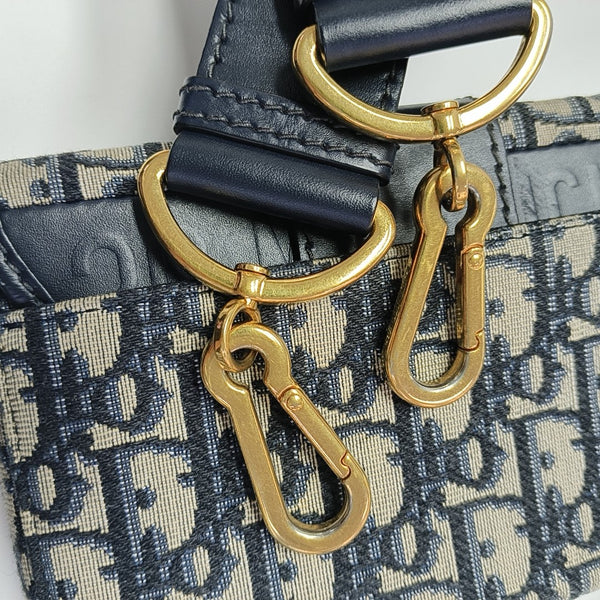 30 Montaigne Mini Oblique Canvas Blue