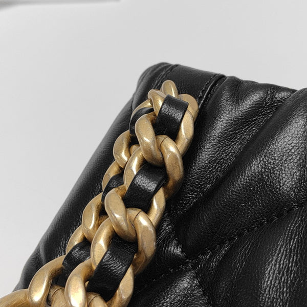 CHANEL 19 Maxi Quilted Lambskin Black
