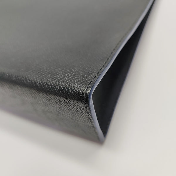 Pochette Voyag MM Calfskin Black