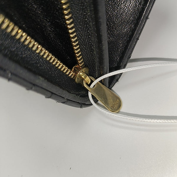 Cartera Miss Dior de piel de becerro acolchada negra
