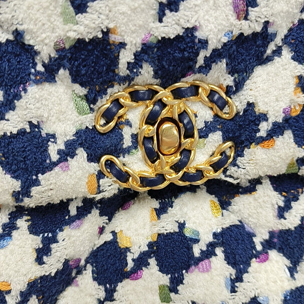 CHANEL 19 Large Quilted Fabric White