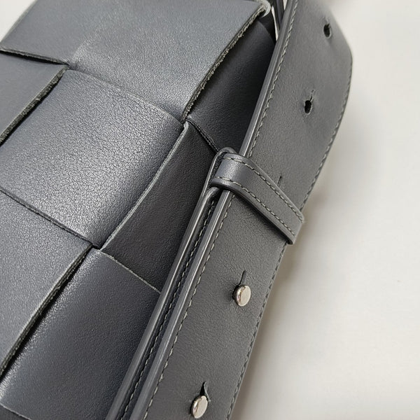 Brick Cassette Calfskin Gray