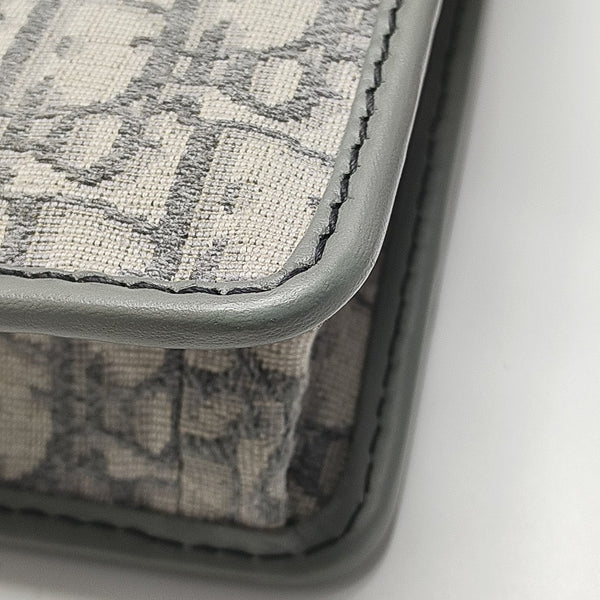 30 Montaigne Oblique Canvas Gray