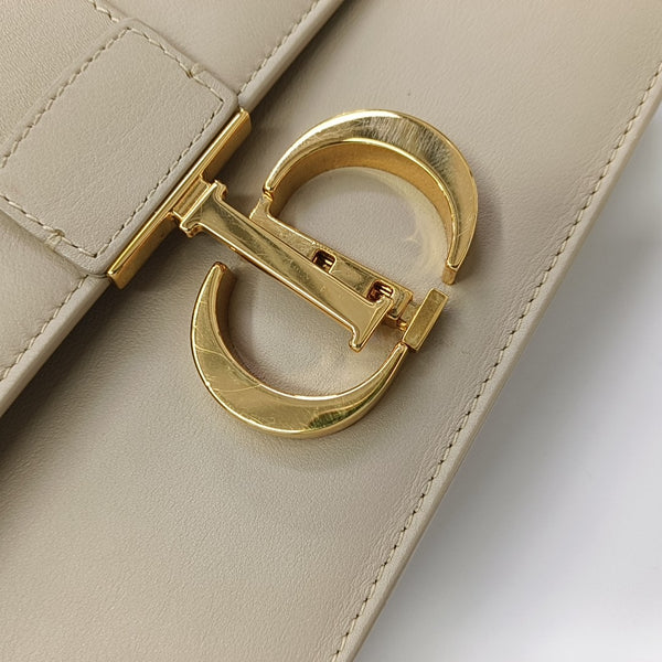 30 Montaigne Small Calfskin Beige