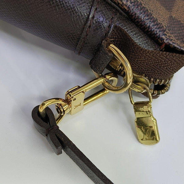 TROUSSE MAKE UP Damier Ebene Coated Canvas Brown