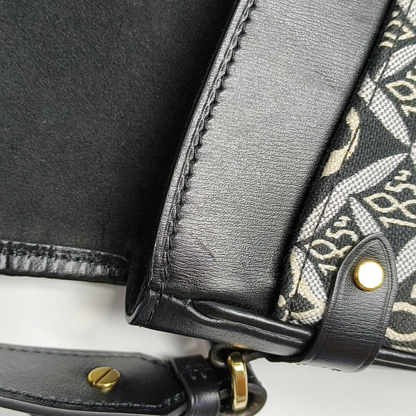 SAUMUR MM Calfskin Black