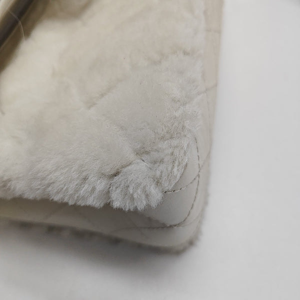 2.55 225 (small) Quilted Sheepskin White