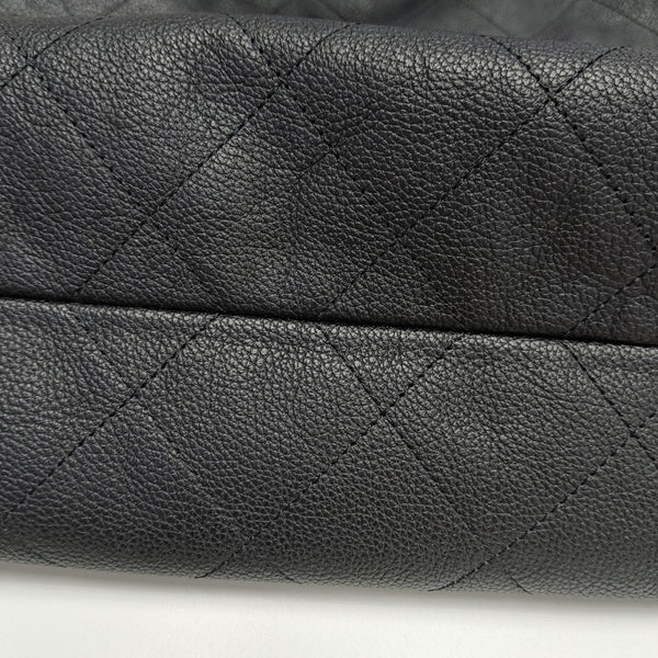 Quilted Calfskin Tote Bag Medium Black