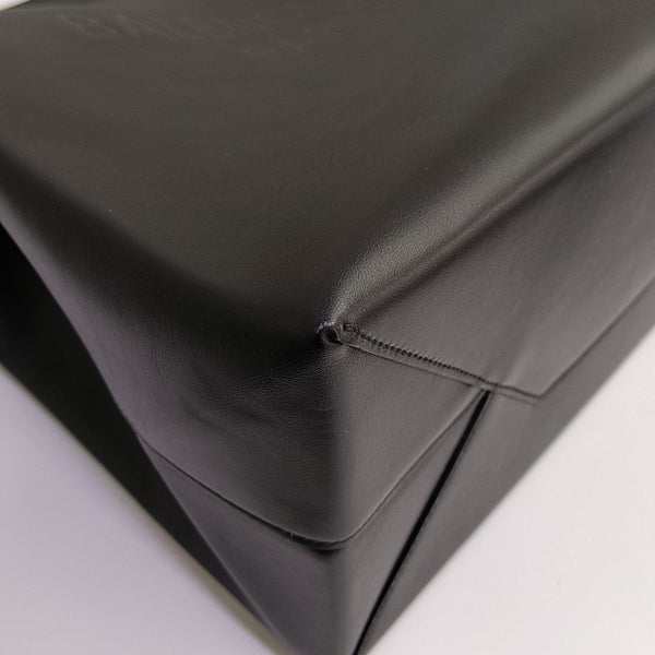 DUTY FREE North-South Calfskin Black