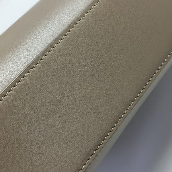 MANHATTAN Medium Calfskin Beige