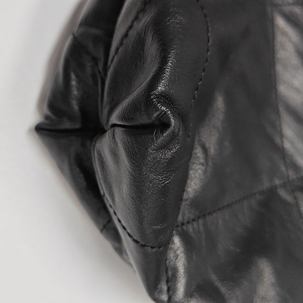 CHANEL 22 Small Quilted Calfskin Black