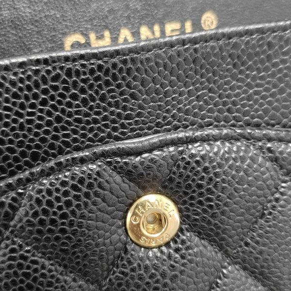 CLASSIC FLAP Medium Quilted Grained Calfskin Black