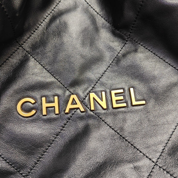 CHANEL 22 Small Quilted Calfskin Black