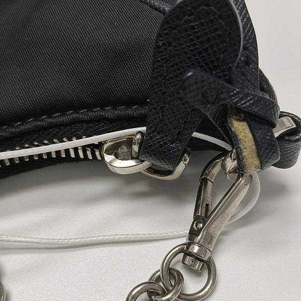 Authenticated pre-owned Re-Edition2005 Nylon Black - Shoulder Bag at Looply