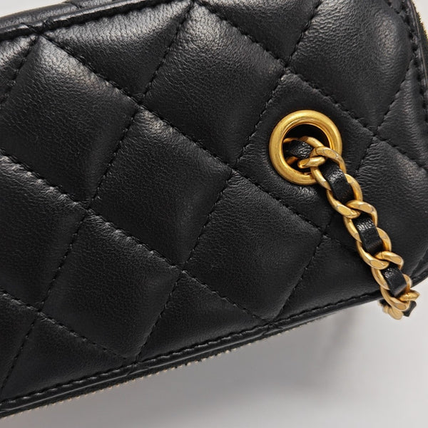 VANITY CASE Small Quilted Lambskin Black