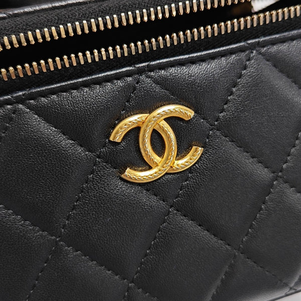 VANITY CASE Small Quilted Lambskin Black