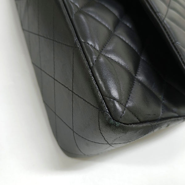 CLASSIC FLAP Jumbo Quilted Lambskin Black