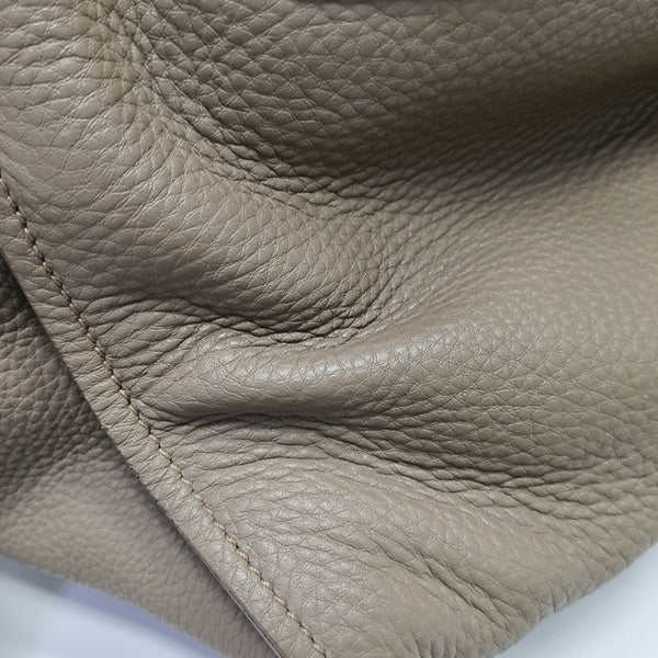 Galleria Zip Front Pocket Calfskin Gray