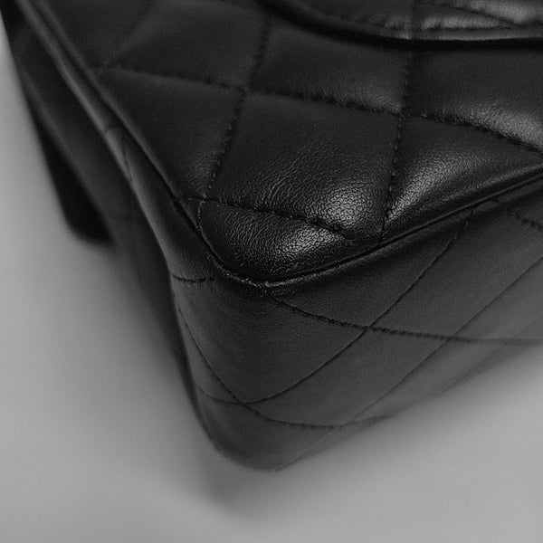 CLASSIC FLAP Mini Quilted Lambskin Black