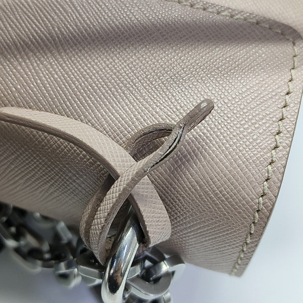 Closure Saffiano Calfskin Pink