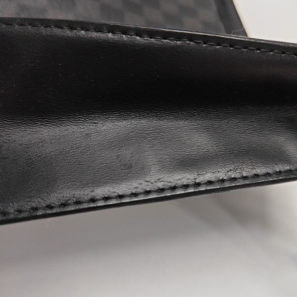 Pochette Voyag MM Damier Graphite Coated Canvas Gray