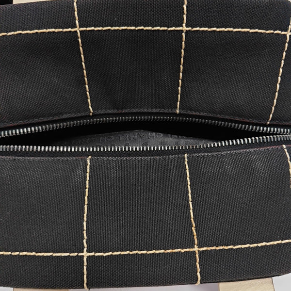SQUARE STITCH Canvas Black