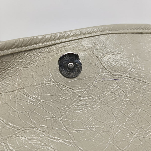 Authenticated pre-owned NIKI Mini Chevron, Quilted Calfskin White - Shoulder Bag at Looply