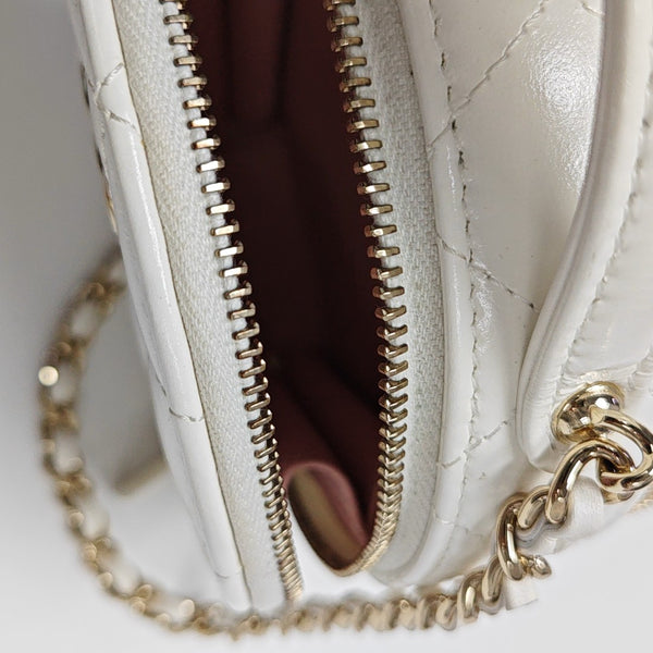 ROUND Quilted Lambskin White