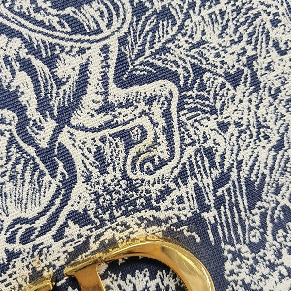 30 Montaigne Canvas Blue