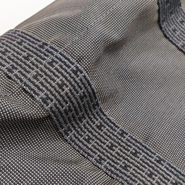 Her Line 31 Canvas Gray
