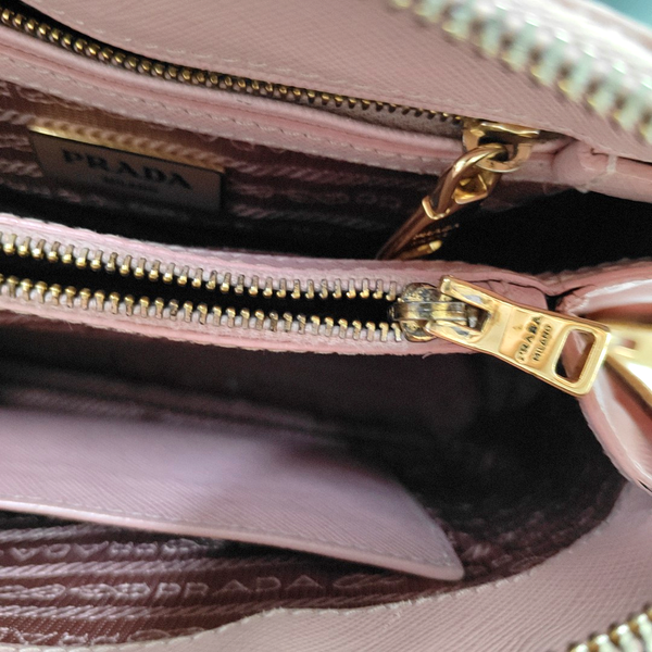 Authenticated pre-owned Promenade Calfskin Pink - Shoulder Bag at Looply