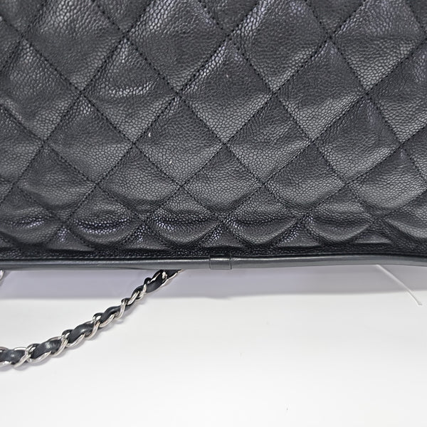 CLASSIC FLAP Jumbo Quilted Grained Calfskin Black