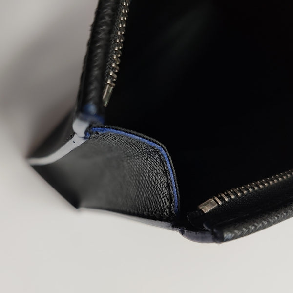 Pochette Voyag MM Calfskin Black