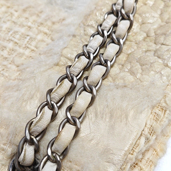 Authenticated pre-owned CLASSIC FLAP Fabric Beige - Shoulder Bag at Looply