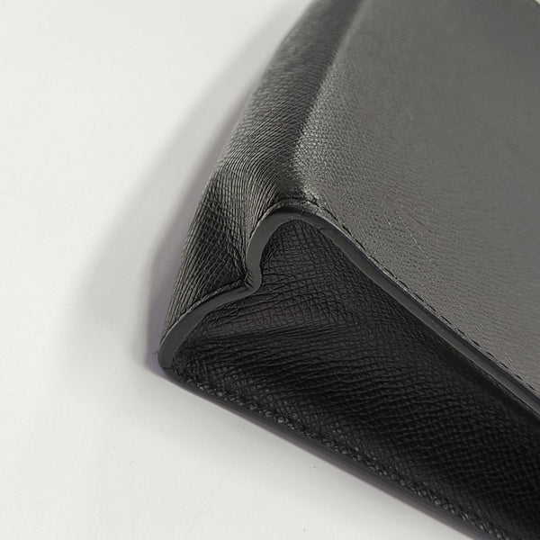 Pochette Voyag MM Calfskin Black