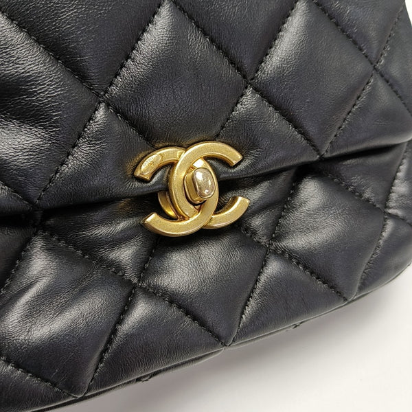 Quilted Lambskin Shoulder Bag Black