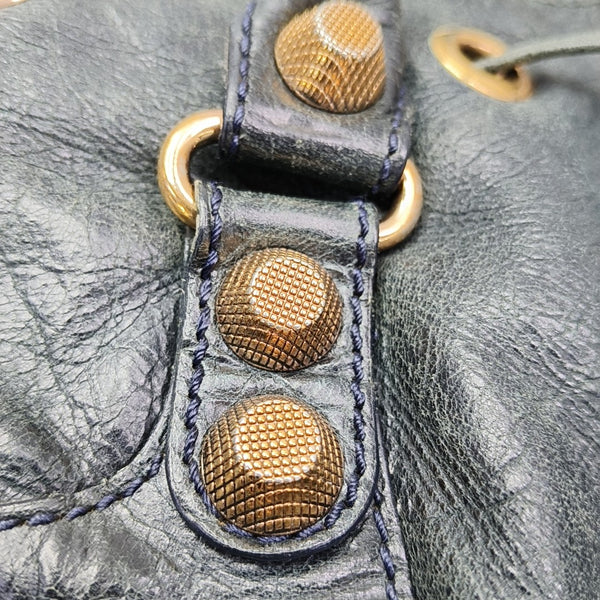 Pompon Bag Calfskin Green