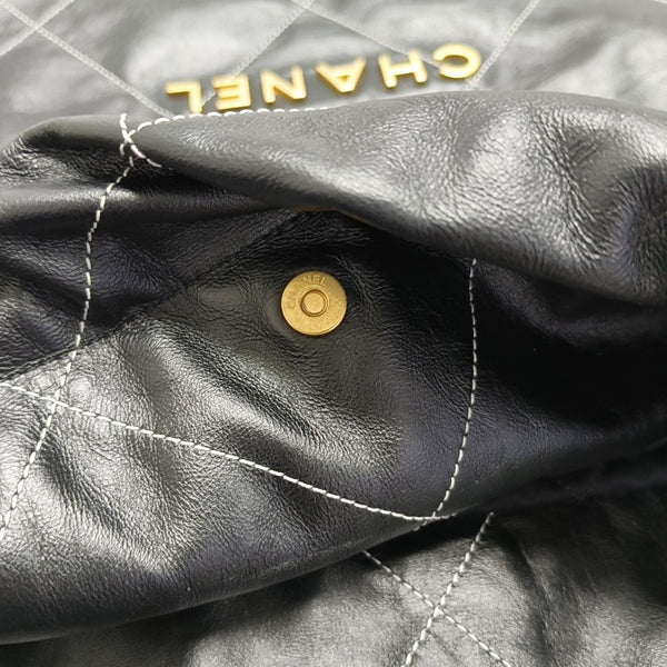 CHANEL 22 Small Quilted Calfskin Black