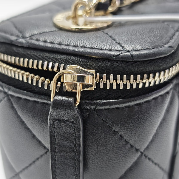 VANITY CASE Small Quilted Lambskin Black